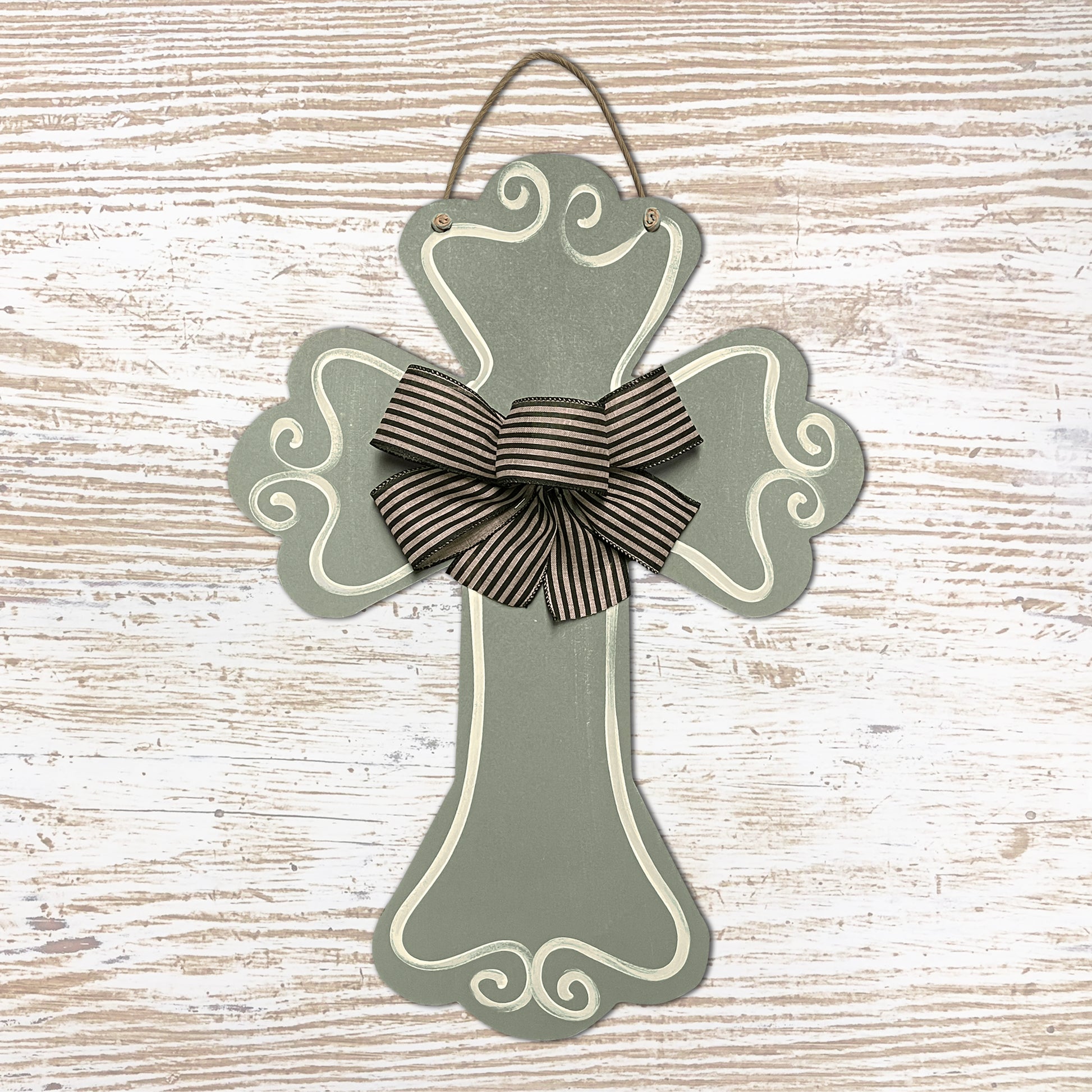 cross - scalloped, sage (loop design)