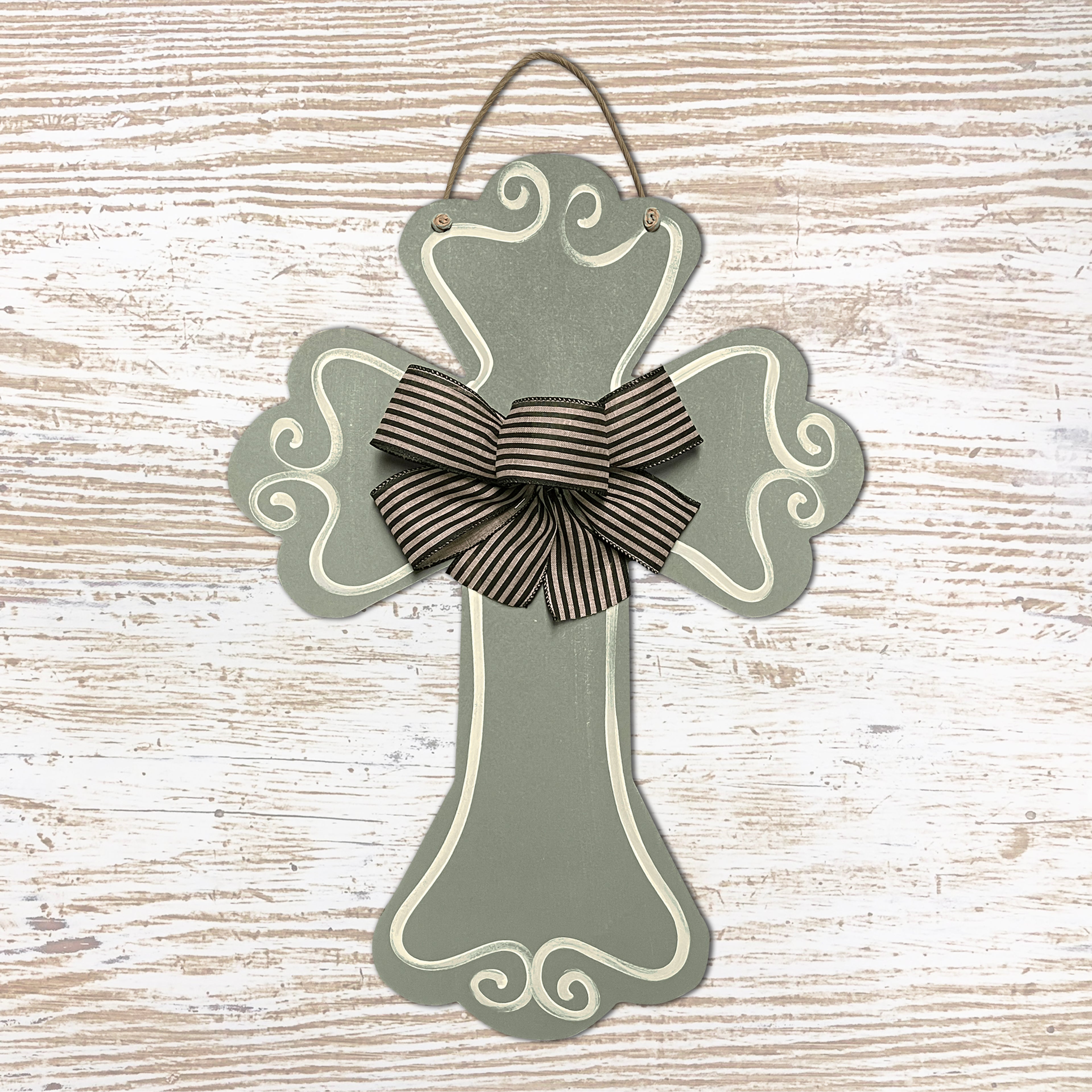 cross - scalloped, sage (loop design)