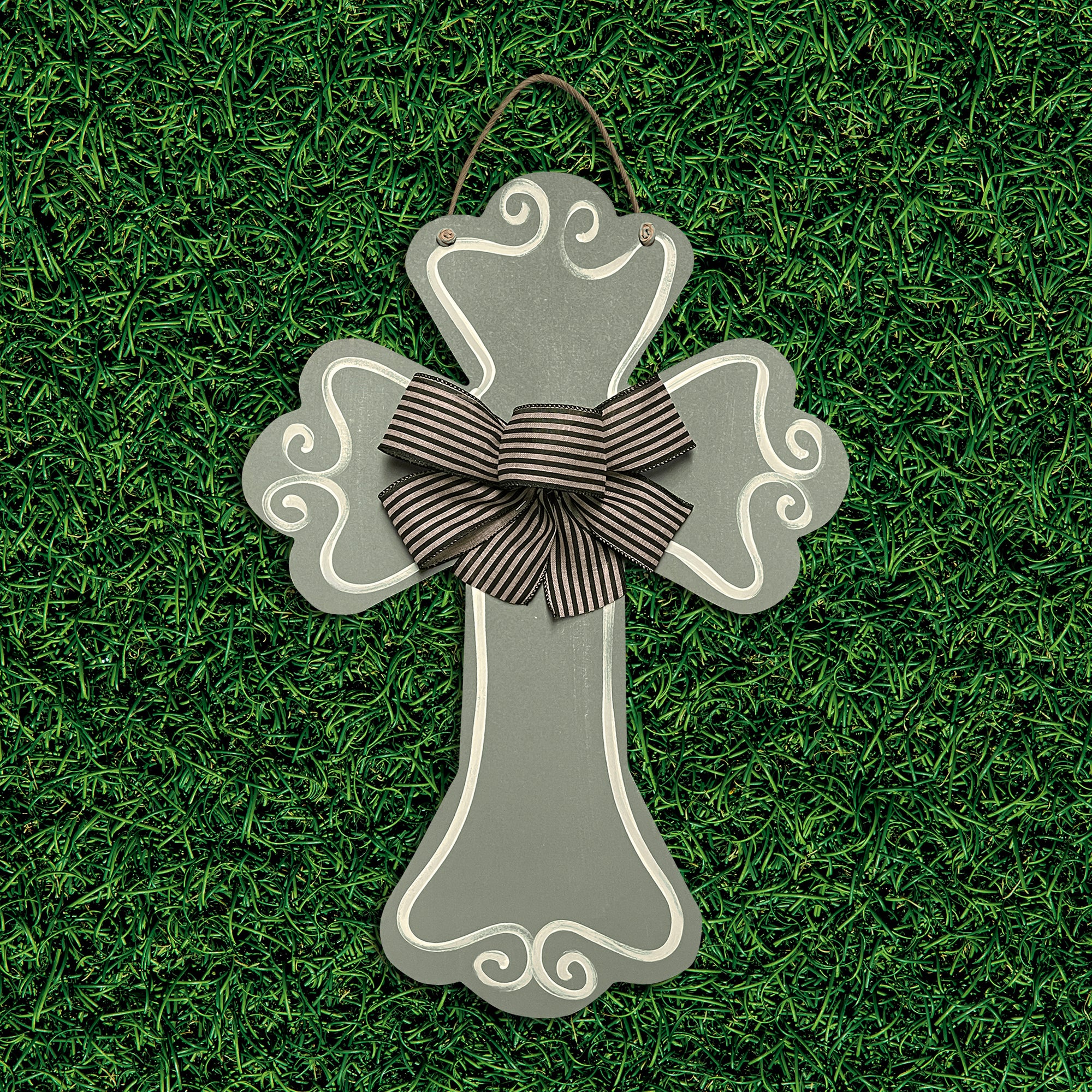 cross - scalloped, sage (loop design)